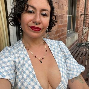 Meet your Posher, Jasmine